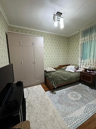 каттеджи: Продается дом🏡 📍Юнусалиева/Ахунбаева ▪️Площадь дома 62м² ▪️Участок — 8