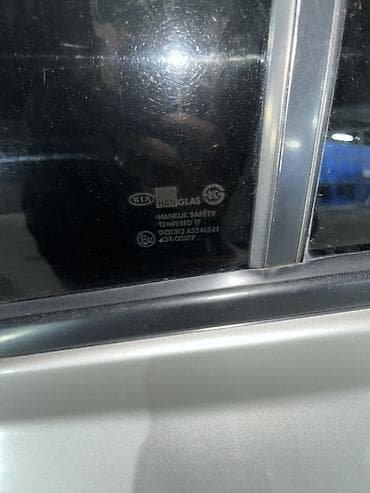 кызыл кия кыз: Kia Rio: 2000 г., 1.5 л, Кол менен иштөөчү, Бензин, Седан — 10