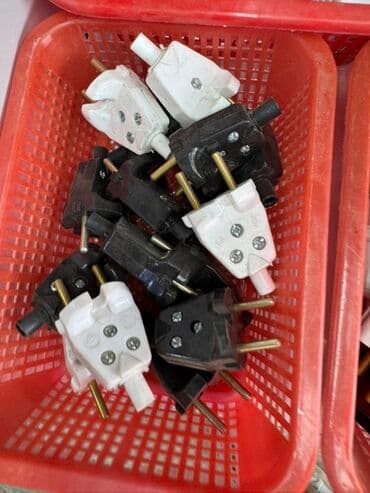 Розетка, С заземлением, 1 гнездо