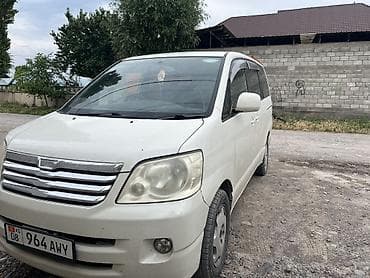 гур носос: Toyota Noah: 2003 г., 2 л, Автомат, Бензин, Минивэн — 3