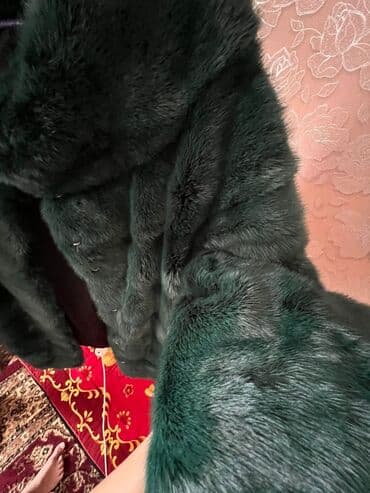 продаю в связи с переездом: Продается шуба из натурального меха
Стоимость договорная — 4