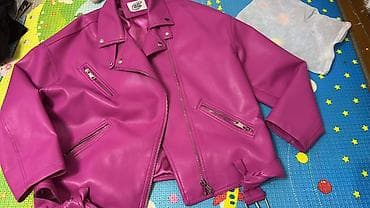 с мехом чернобурка с: Косуха из эко‑кожи ярко‑фуксия - Классический байкерский крой — 1