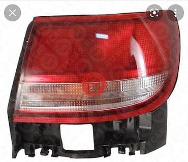 Задний плафон carina-e 1994 хетчбэк