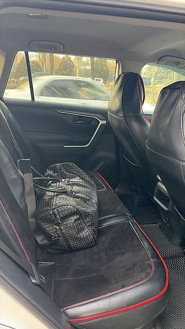 mitsubishi eclipse: Toyota RAV4: 2019 г., 2.5 л, Автомат, Бензин, Кроссовер — 10