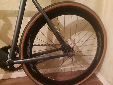 кабина мото: Трековый/фикс велосипед с аэродеталями - Рама и вилка: алюминий — 6