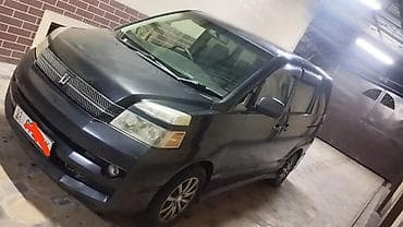 срочно продать машину: Toyota Voxy: 2005 г., 2 л, Вариатор, Бензин, Минивэн — 8