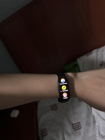 poco m5c: Фитнес-браслет с AMOLED-экраном - Яркий изогнутый AMOLED-дисплей с — 2
