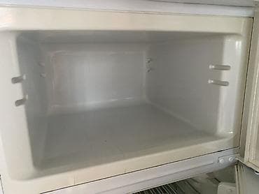 freezer: Холодильник Indesit, На запчасти, Двухкамерный, 50 * 147 * 60 — 2