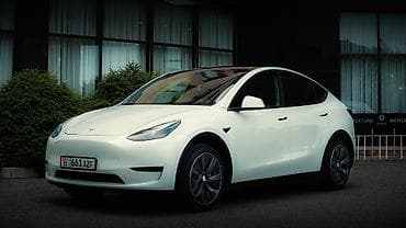 Tesla Model Y: 2023 г., Автомат, Электромобиль, Кроссовер