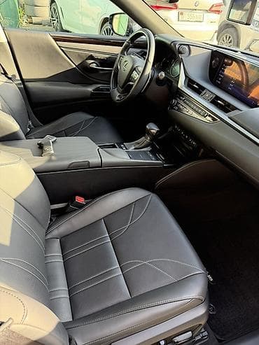 Lexus ES: 2019 г., Гибрид, Седан — 7