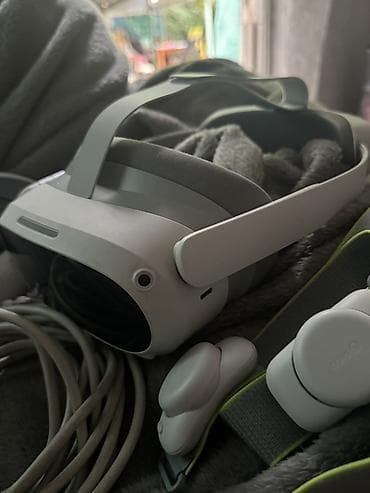трекер для ребенка: Без коробки! VR-набор Pico 4 с аксессуарами Сама гарнитура 30 000 сом — 2