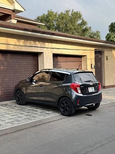 chevrolet kruz: Chevrolet Spark: 2017 г., 1 л, Автомат, Бензин, Хэтчбэк — 8