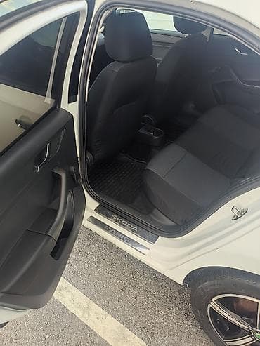 infinity qx56: Skoda Rapid: 2016 г., 1.6 л, Механика, Бензин, Седан — 3