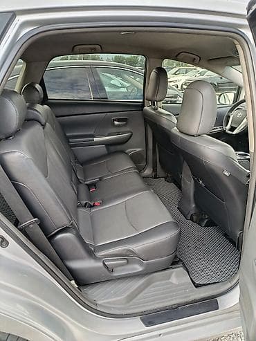 highlander 2012: Toyota Prius V: 2013 г., 1.8 л, Вариатор, Гибрид, Универсал — 7