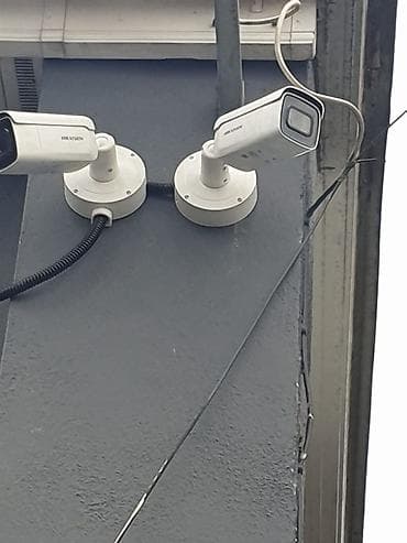 настенный кронштейн: Уличные IP‑видеокамеры Hikvision на кронштейнах с монтажными коробками — 1