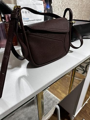 Классическая сумка, Gucci, Материал: Экокожа, Регулируемый ремень, Женские at lalafo.kg Классическая сумка, Gucci, Материал: Экокожа, Регулируемый ремень, Женские