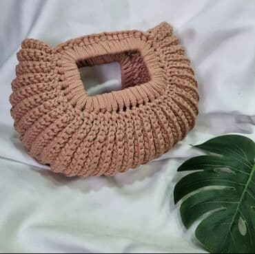 Плетенная сумочка
Новая
Среднего размера at lalafo.kg Плетенная сумочка
Новая
Среднего размера