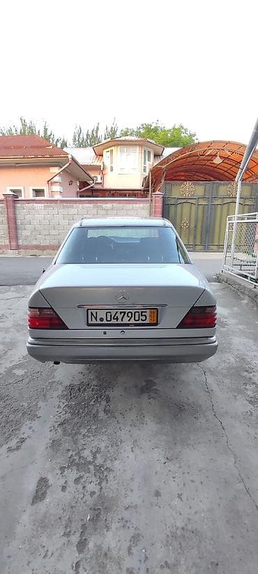mercedesbenz: Mercedes-Benz W124: 1995 г., Седан — 9