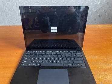 acer swift 1: Microsoft Surface Laptop — тонкий и лёгкий ультрабук в матовом чёрном — 1