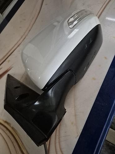 Продаю боковое зеркала заднего вида левая сторона на тойота ЛЕНД