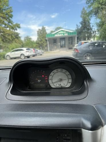 авто на 300000: Toyota Ist: 2003 г., 1.5 л, Автомат, Бензин, Хэтчбэк — 8