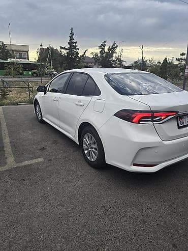 corolla runx: Toyota Corolla: 2021 г., 1.8 л, Автомат, Гибрид, Седан — 3
