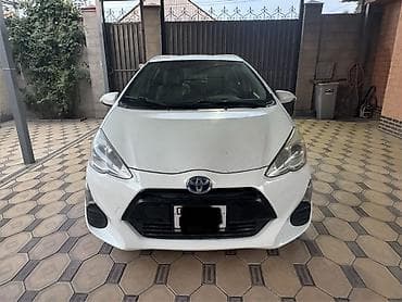 Продажа авто: Toyota Prius C: 2016 г., 1.5 л, Автомат, Гибрид, Хэтчбэк — 1