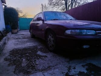 срочно продаю нужны деньги очень срочно: Mazda 626: 1993 г., 2 л, Механика, Бензиновая, Хэтчбэк — 2