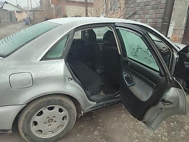 hyundai golloper: Audi A4: 1997 г., 1.6 л, Механика, Бензин, Седан — 6