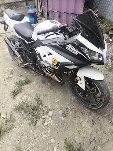 Мототехника: Спортбайк Kawasaki, 250 куб. см, Бензин, Чоңдор үчүн, Колдонулган — 1
