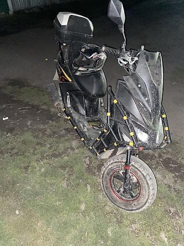 Макси-скутер 175 куб. см, Бензин, Б/у