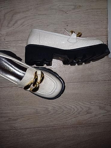 Оксфорды: Продаю лоферы.размер 39.мягкие,удобные!обула 1 раз.причина-большие по — 4