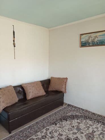 Үйдү ижарага алам: Үй, 50 м², 3 бөлмө — 10