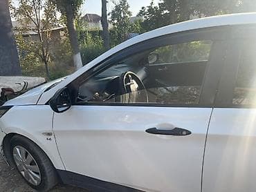 6: Hyundai Accent: 2015 г., 1.6 л, Механика, Бензин, Седан — 4