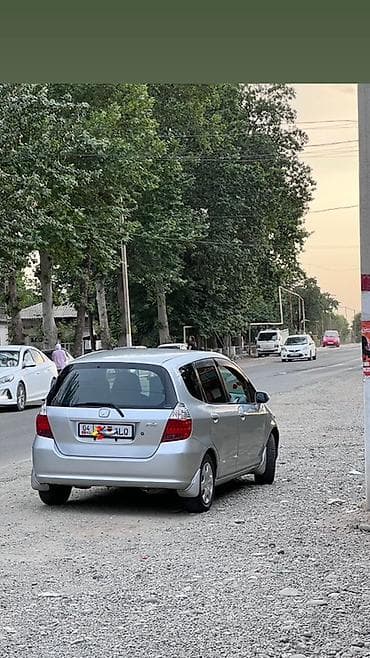 морда фит: Honda Fit: 2003 г., 1.3 л, Автомат, Бензин, Хэтчбэк — 4
