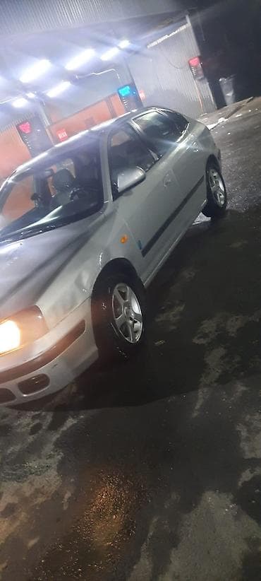 vip razbor: Hyundai Elantra: 2002 г., Бензин, Седан — 5