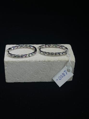 украшение шампанского для свадьбы: Элегантные серьги-кольца серебристого цвета, украшенные россыпью — 7