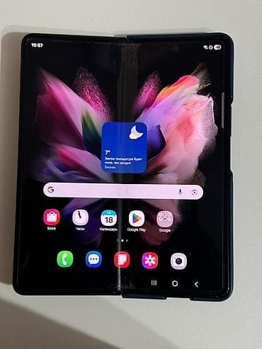 a 30 s: Samsung Galaxy Z Fold 3, Б/у, 256 ГБ, цвет - Черный — 3