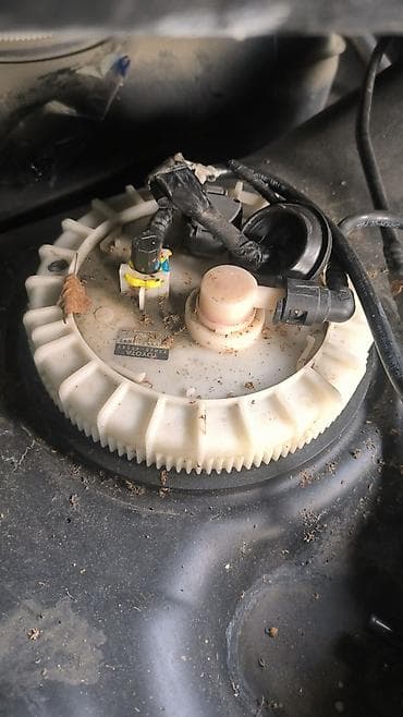 Глушители: Бензонасос Toyota 2007 г., Б/у, Оригинал, Япония — 3