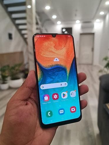 a 30 s: Samsung Galaxy A30, Б/у, 32 ГБ, цвет - Белый, 2 SIM — 1