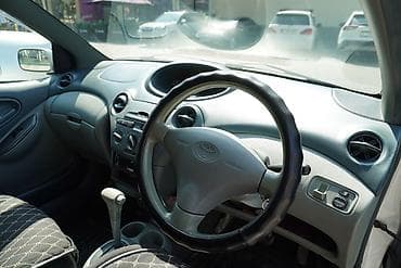 Toyota Vitz: 2000 г., 1.3 л, Автомат, Бензин, Хетчбек — 6