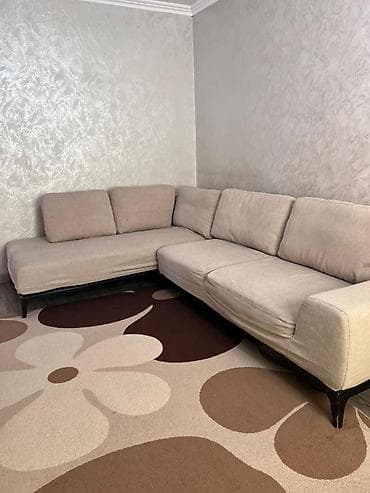 Угловой диван, C подушками