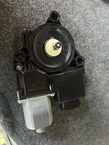 haima 3: Мотор стеклоподъемника HYUNDAI SANTA FE TM D4HE 2021 задн. прав. (б/у) — 2