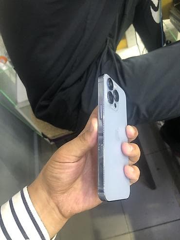 Техника и электроника: IPhone 13 Pro, Б/у, 256 ГБ, Sierra Blue, Чехол, 74 % — 2