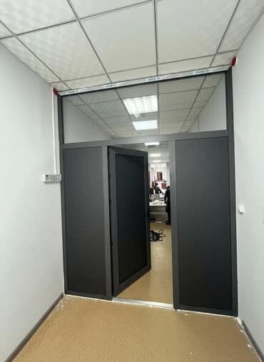 вскрытие межкомнатных дверей: На заказ Каркасная перегородка, Для офиса, Монтаж — 1