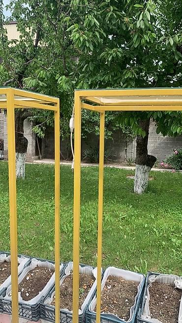 Торговое оборудование: Кронштейн Для одежды, Материал: Металл, С подсветкой, Б/у — 2