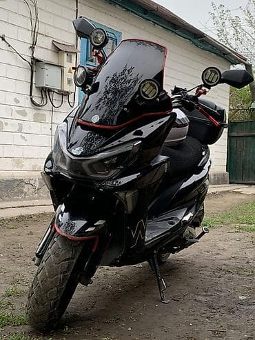 Макси-скутер M8, 150 куб. см, Бензин, Б/у