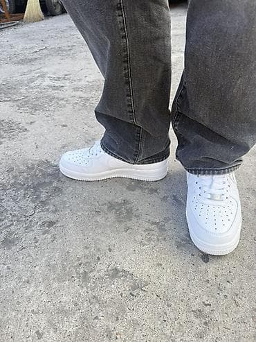 Мырзалардын бут кийими: Эркектердин кроссовкасы, 35, 35.5, 36, Nike, Жаңы, түсү - Ак, Акылуу жеткирүү — 2