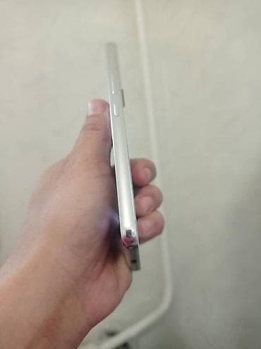 iphone red: Samsung Galaxy S22, 256 ГБ, цвет - Белый — 6