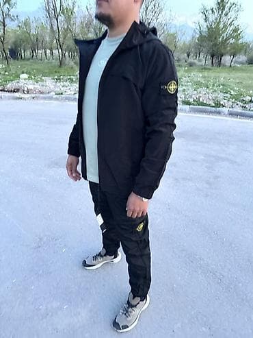 red centr: Легкая мужская ветровка Stone Island, черного цвета. - Материал — 1